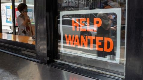 El mercado laboral estadounidense vuelve a calentarse y añade 253.000 empleos en abril